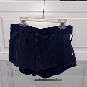 Lululemon navy sz 8  2.5 inch